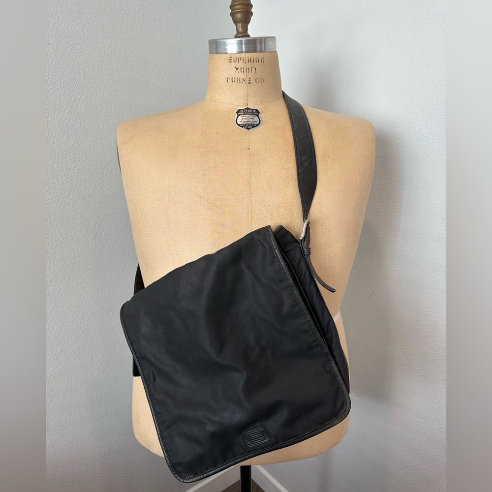 Vintage Coach Large Messenger Black Nylon and Leather Bag - Well traveled